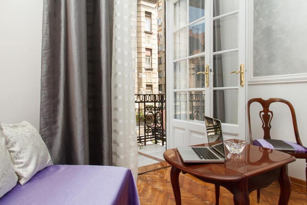 City Center Apartment With Balcony Belgrado Exterior foto